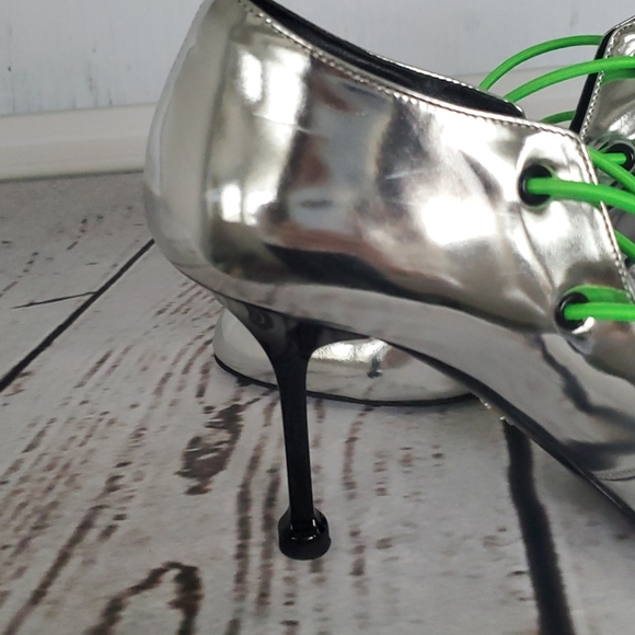 Prada - Picture 12 of 14